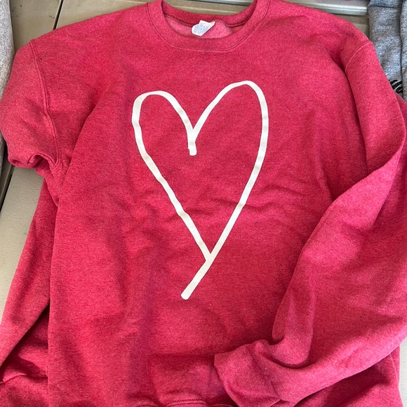 Valentine Sweatshirt ♥️ red hthr size  Medium unisex - Picture 1 of 3